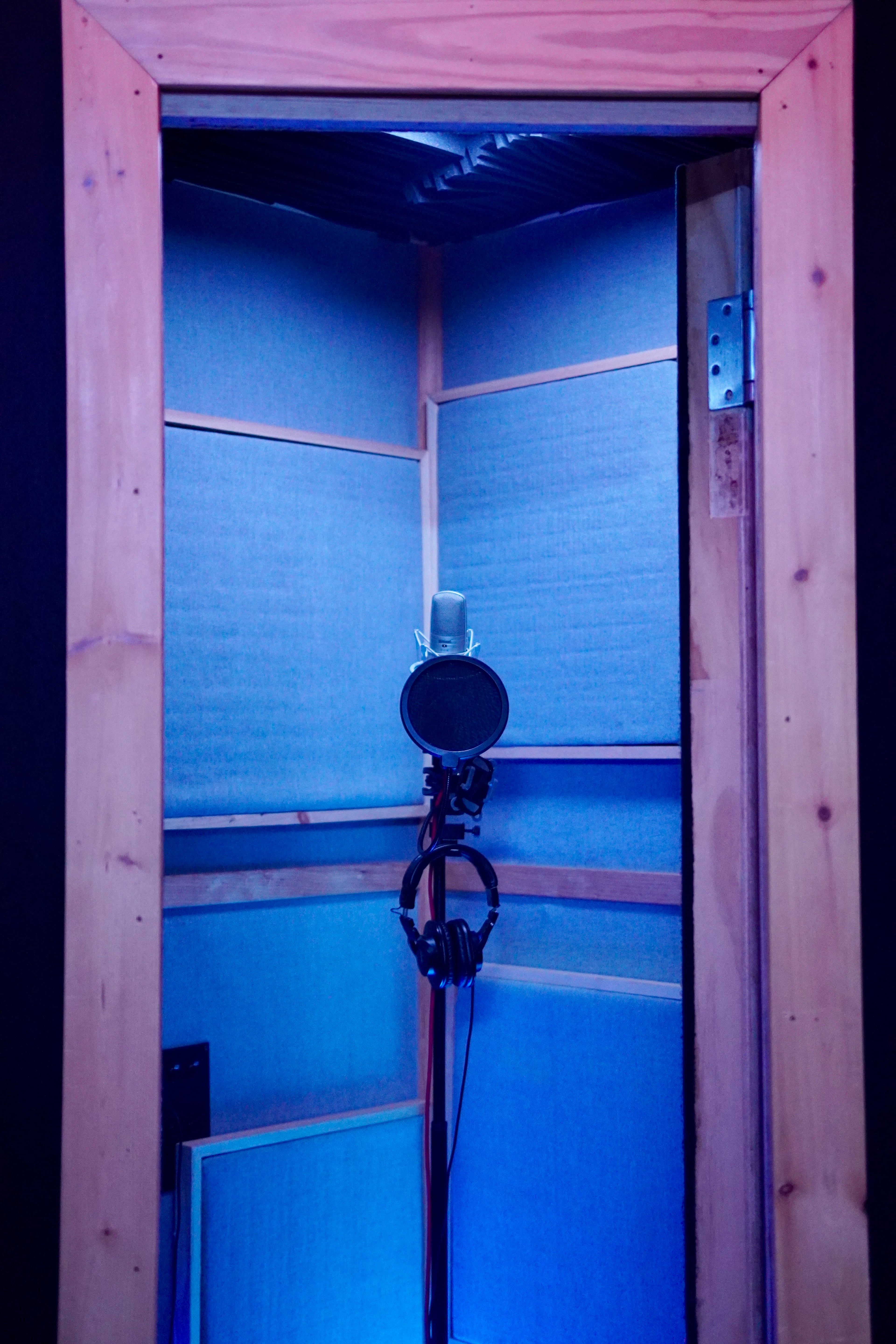 Booth & Mic 4