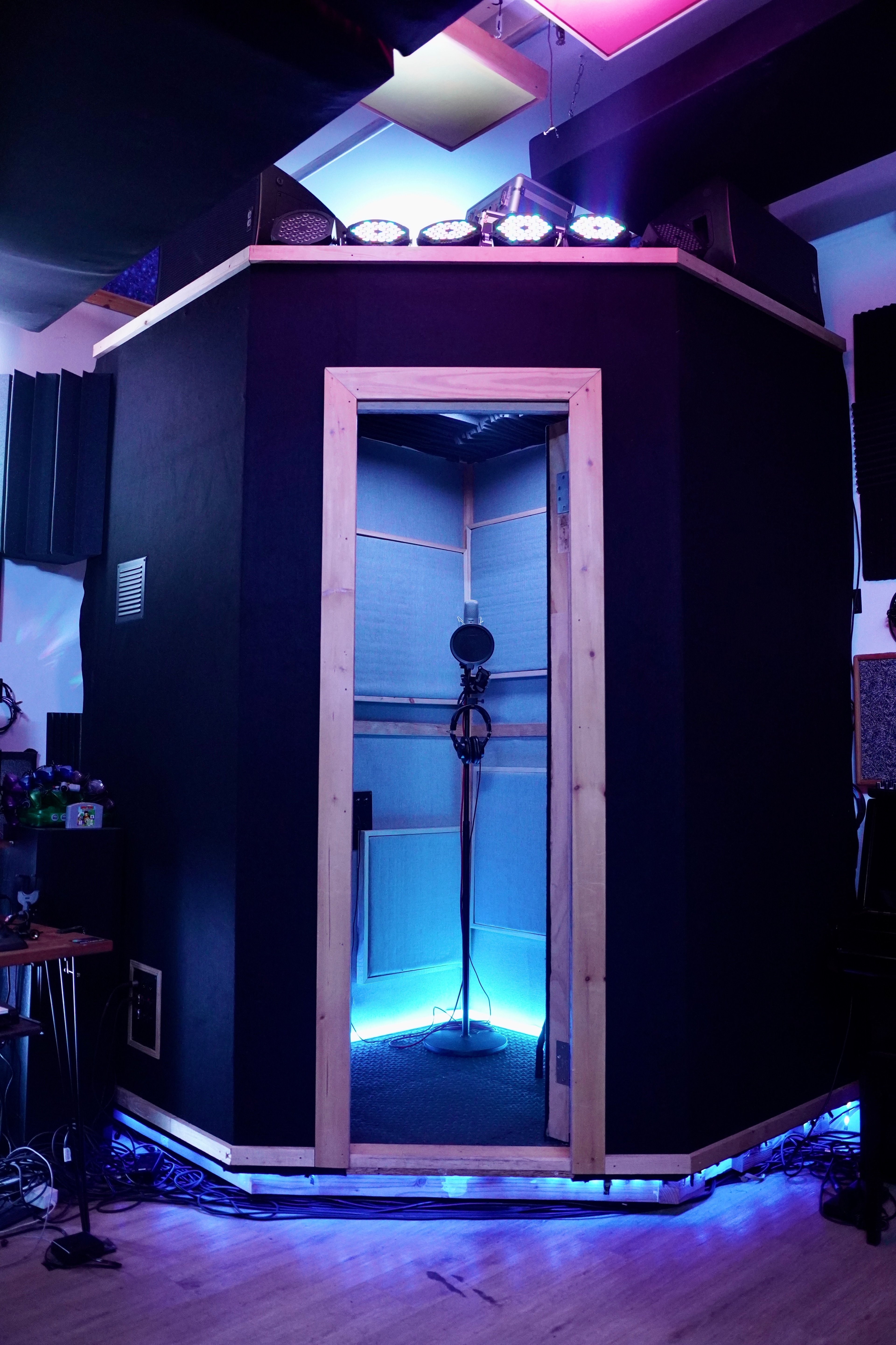 Vocal booth with condenser mic